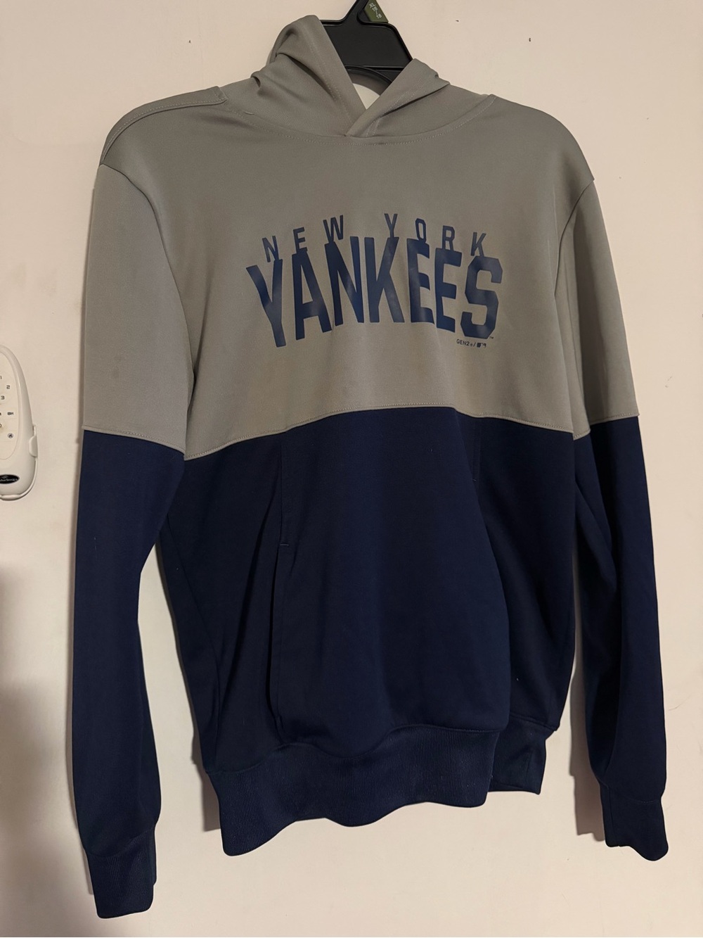 New York Yankees Two-Tone Gray & Navy Hooded Sweatshirt for Kids